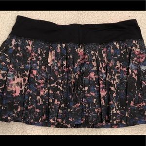 Lululemon Athletica Pleated Run/Tennis Skirt sz 8